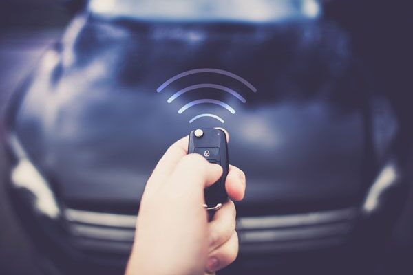 Car Key is sending Signal to the Vehicle