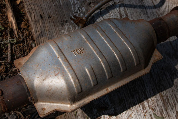 bad catalytic converter smell